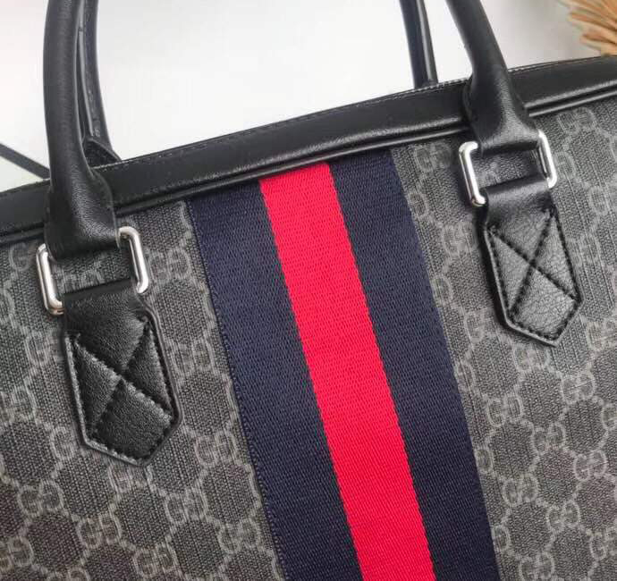 Túi xách nam Gucci siêu cấp hoa tiet logo trắng tag đỏ đen TXGC04