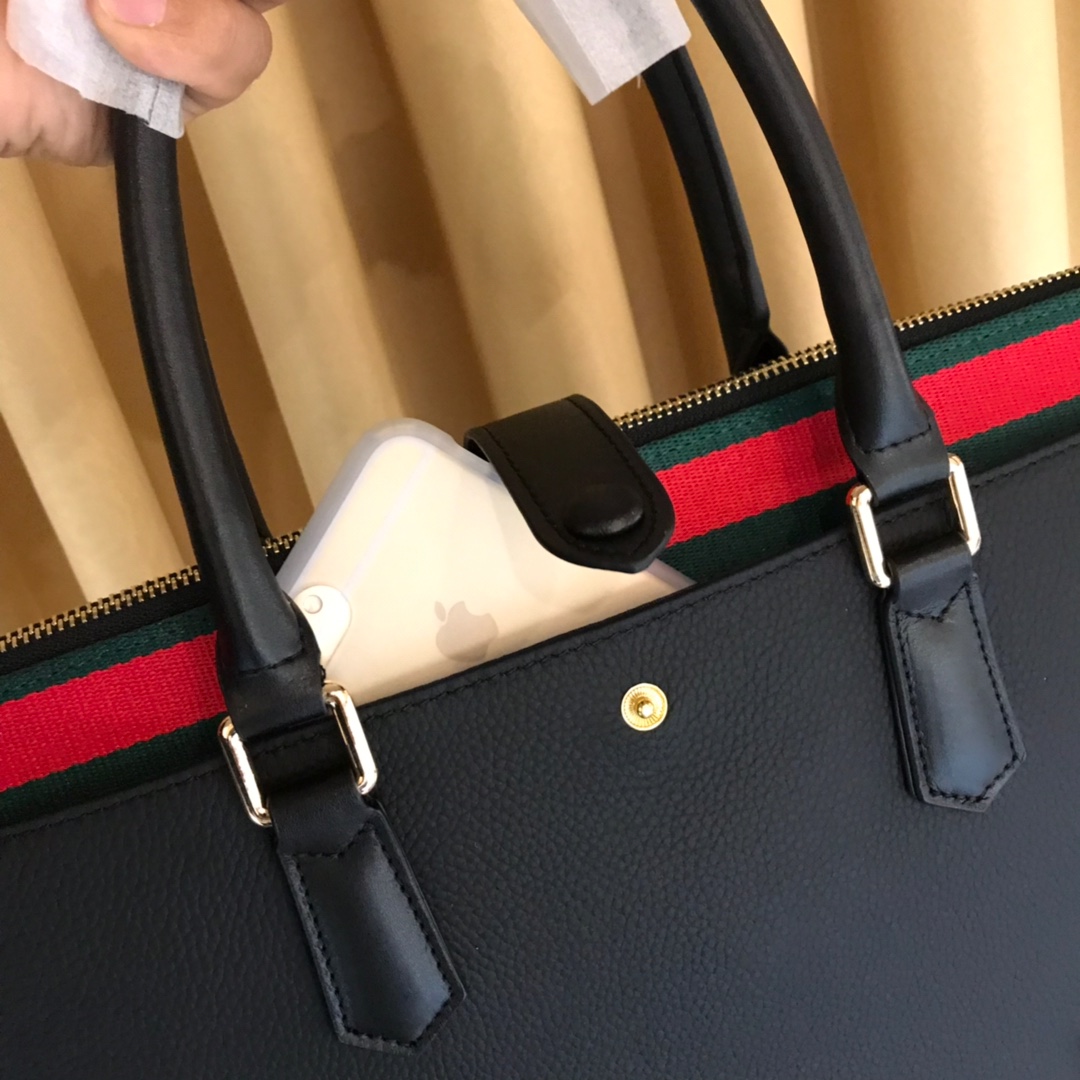 Túi xách nam Gucci siêu cấp màu đen lỳ miệng túi tag xanh đỏ TXGC19