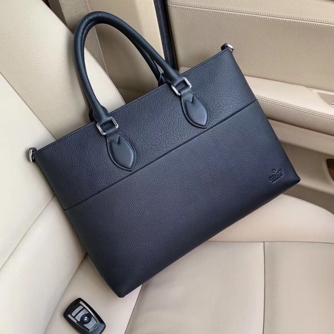 Túi xách nam Gucci siêu cấp màu đen trơn may logo giữa TXGC15