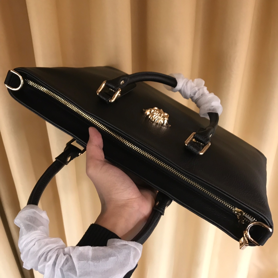 Túi xách nam Versace siêu cấp da nhăn logo vàng TNV10