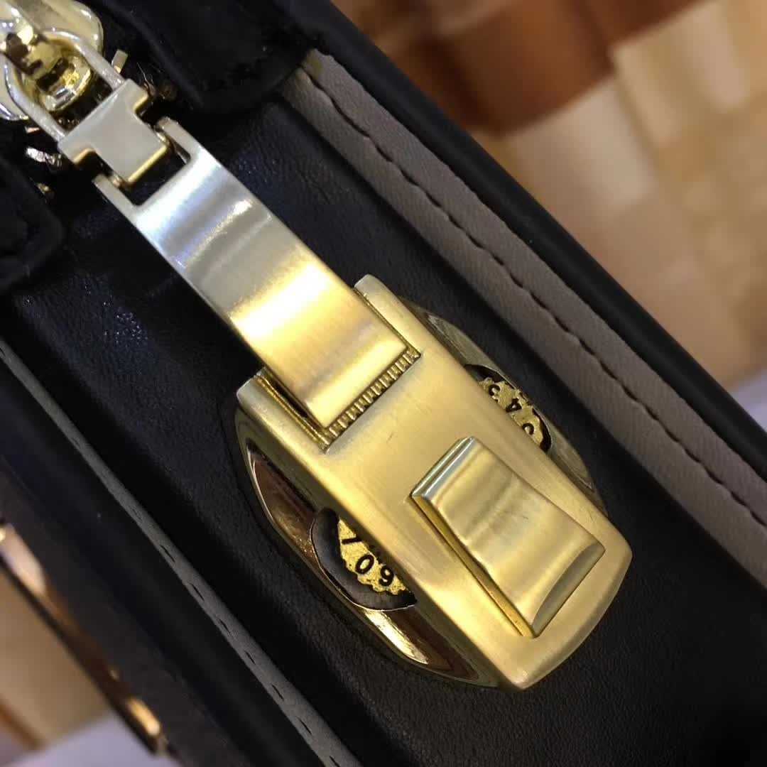 Túi xách nam Versace siêu cấp da sần logo góc TNV01