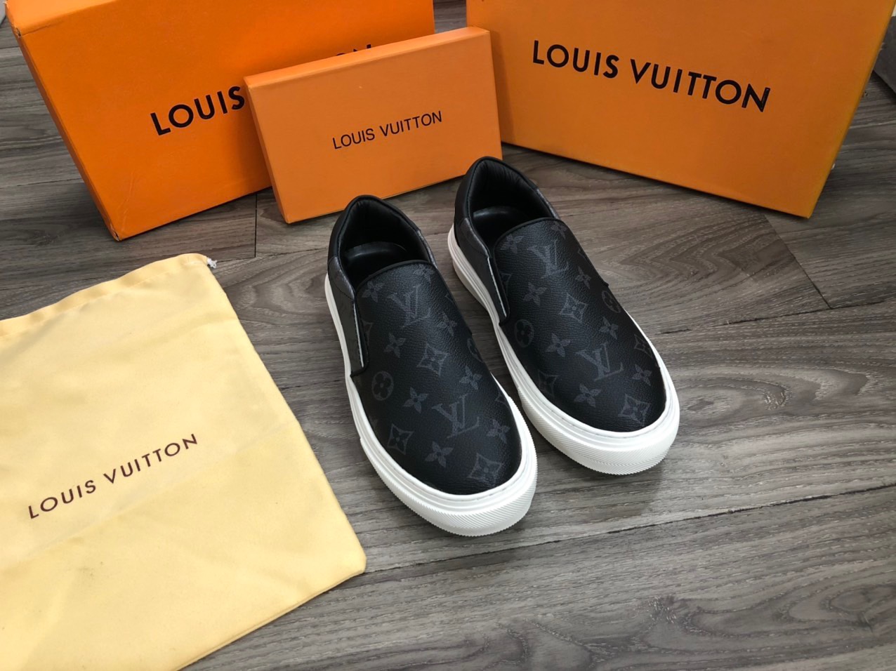 Giày lười Louis Vuitton siêu cấp họa tiết hoa đen GLLV03