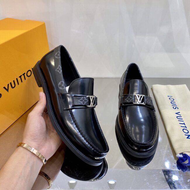 Giày lười Louis Vuitton like au da bóng đế cao tag hoa GLLV17
