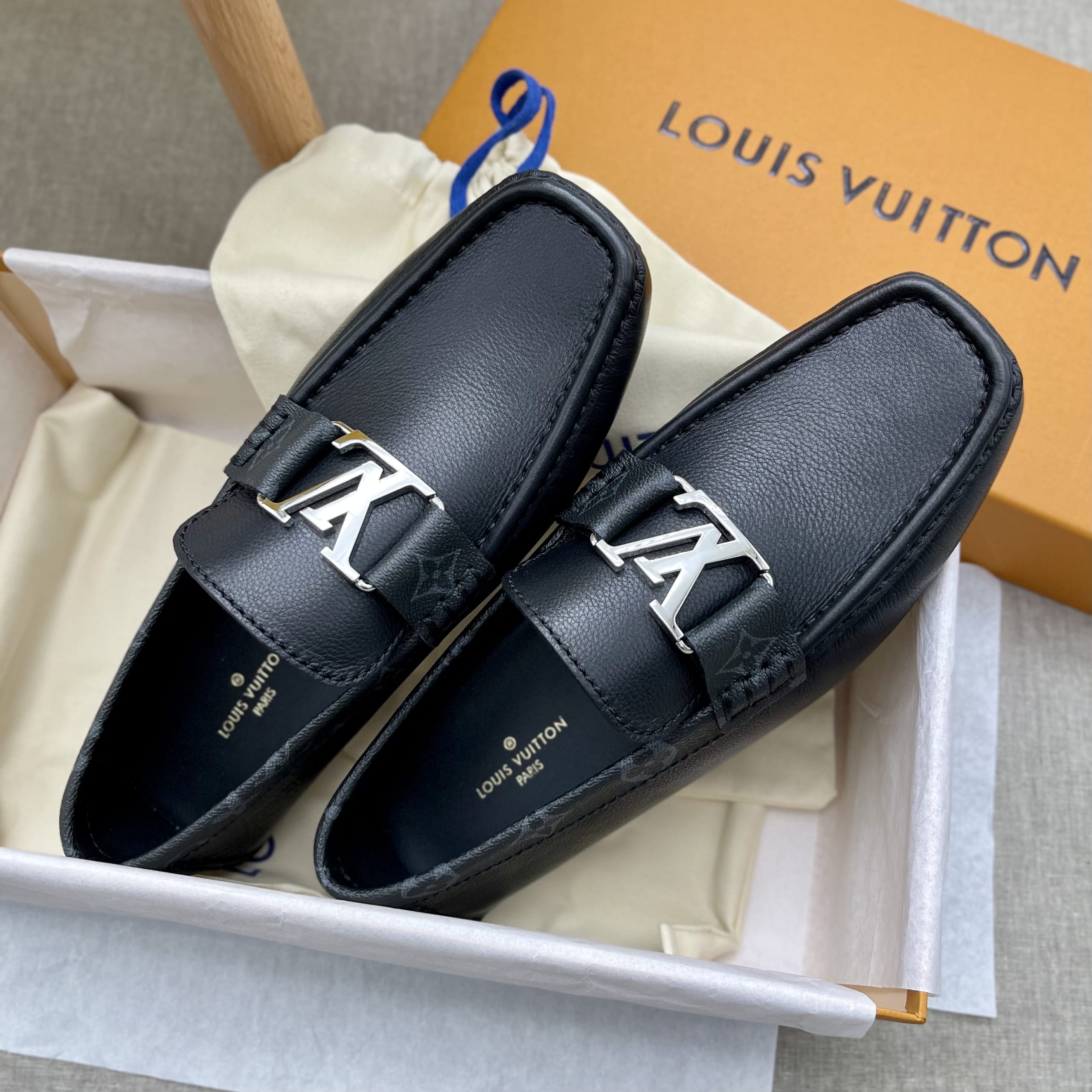 Giày lười nam Louis Vuitton like au họa tiết da trơn viền hoa GLLV09