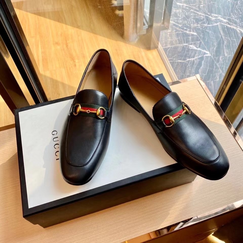 Giày lười Gucci siêu cấp họa tiết tag đỏ khóa ngang GLGC10