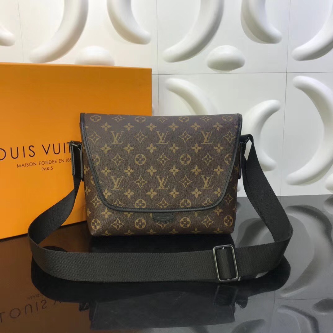 Túi đeo chéo Louis Vuitton like au hoạ tiết hoa nâu TNLV02