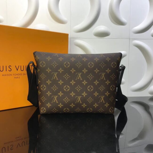Túi đeo chéo Louis Vuitton like au hoạ tiết hoa nâu TNLV02