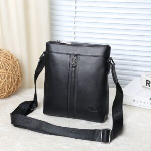 Túi xách đeo chéo nam Gucci siêu cấp màu đen trơn dập logo góc TNGC16