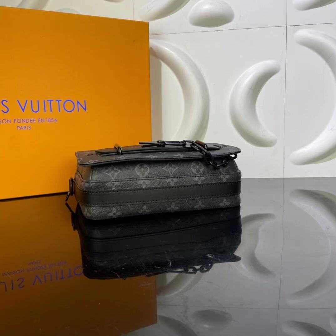 Túi đeo chéo nam Louis Vuitton like au hoạ tiết hoa có quai TNLV28