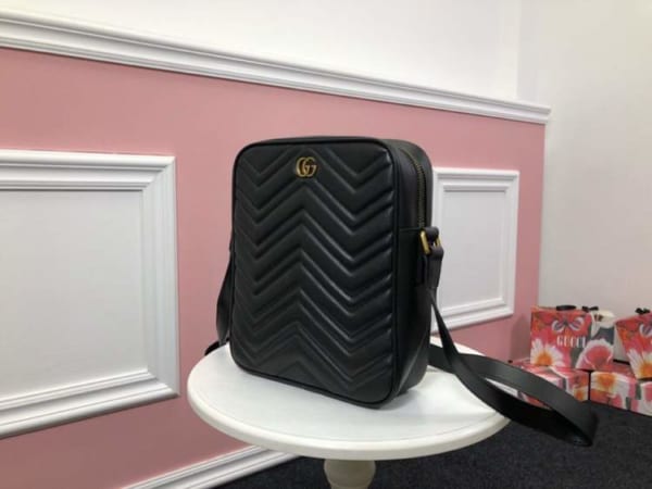 Túi xách đeo chéo Gucci siêu cấp nam màu đen họa tiết lượn sóng TNGC12
