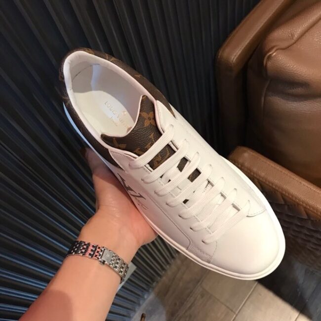 Giày Louis Vuitton sneaker họa tiết in chữ màu trắng GNLV14