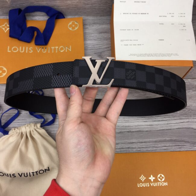 Thắt lưng Louis Vuitton like au hoạ tiết caro mới khoá logo TLLV21