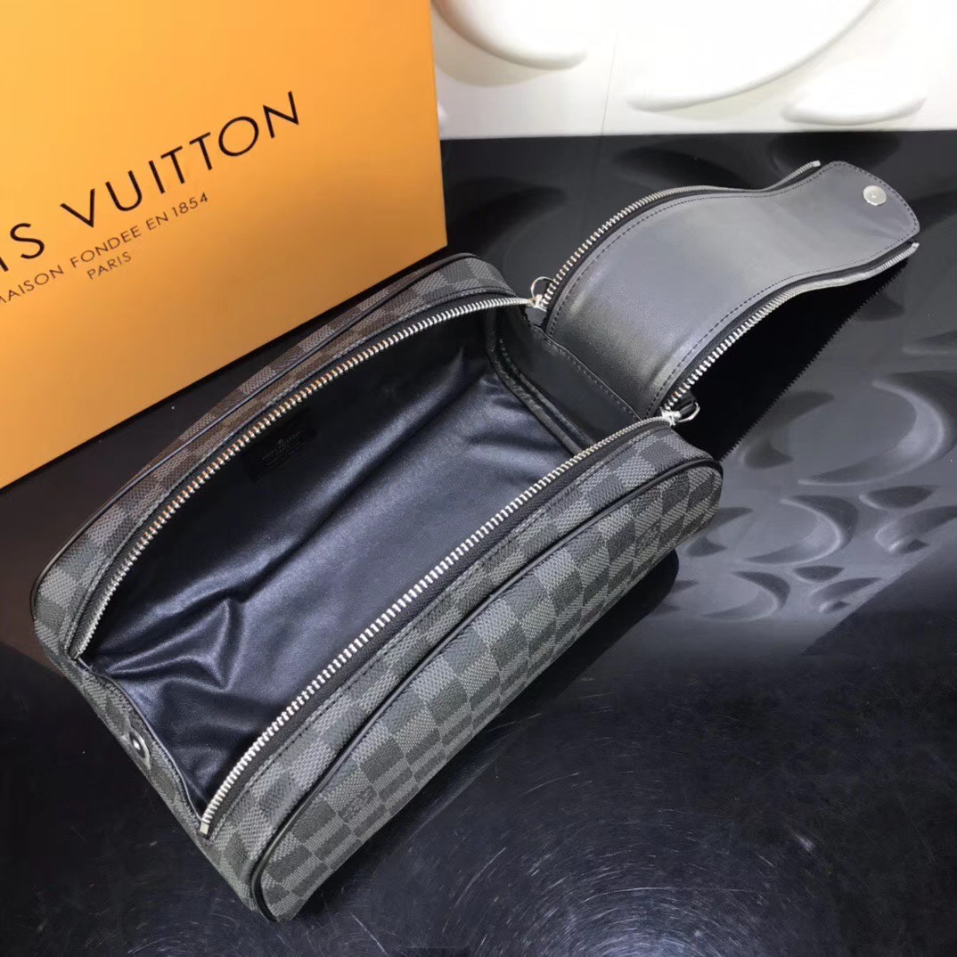 Ví nam Louis Vuitton like au cầm tay họa tiết caro đen VNLV12