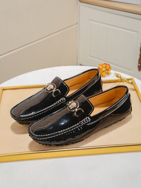 Giày lười Versace siêu cấp họa tiết da bóng màu đen GLV05
