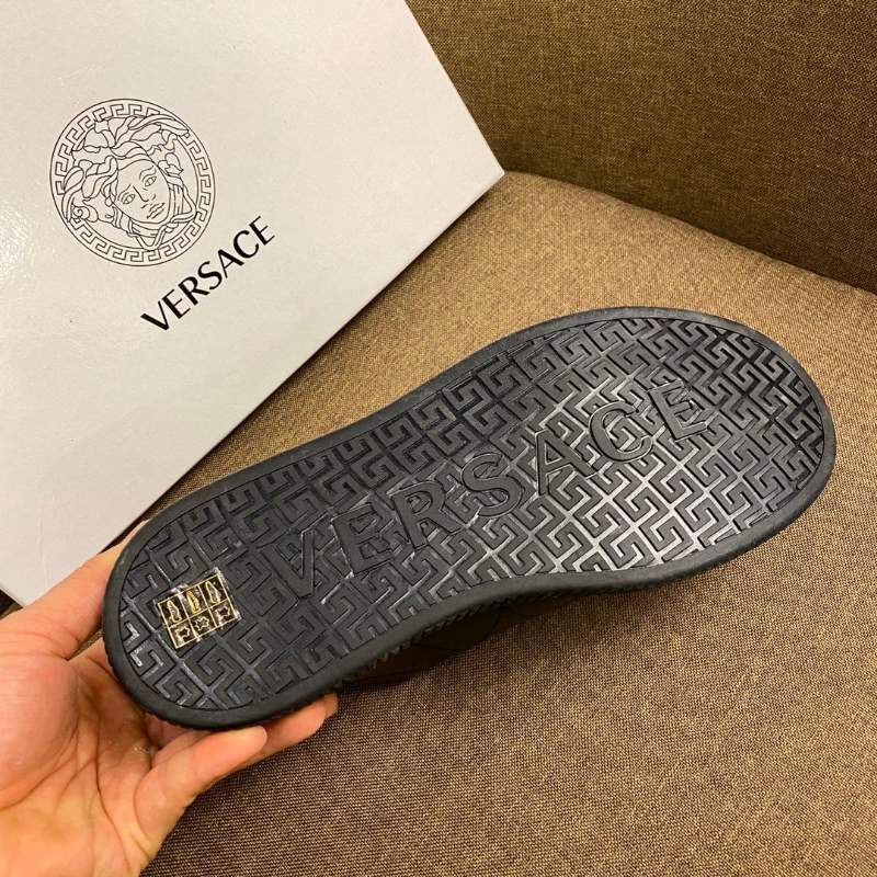 Giày nam Versace siêu cấp họa tiết logo viền vàng màu đen GNV05