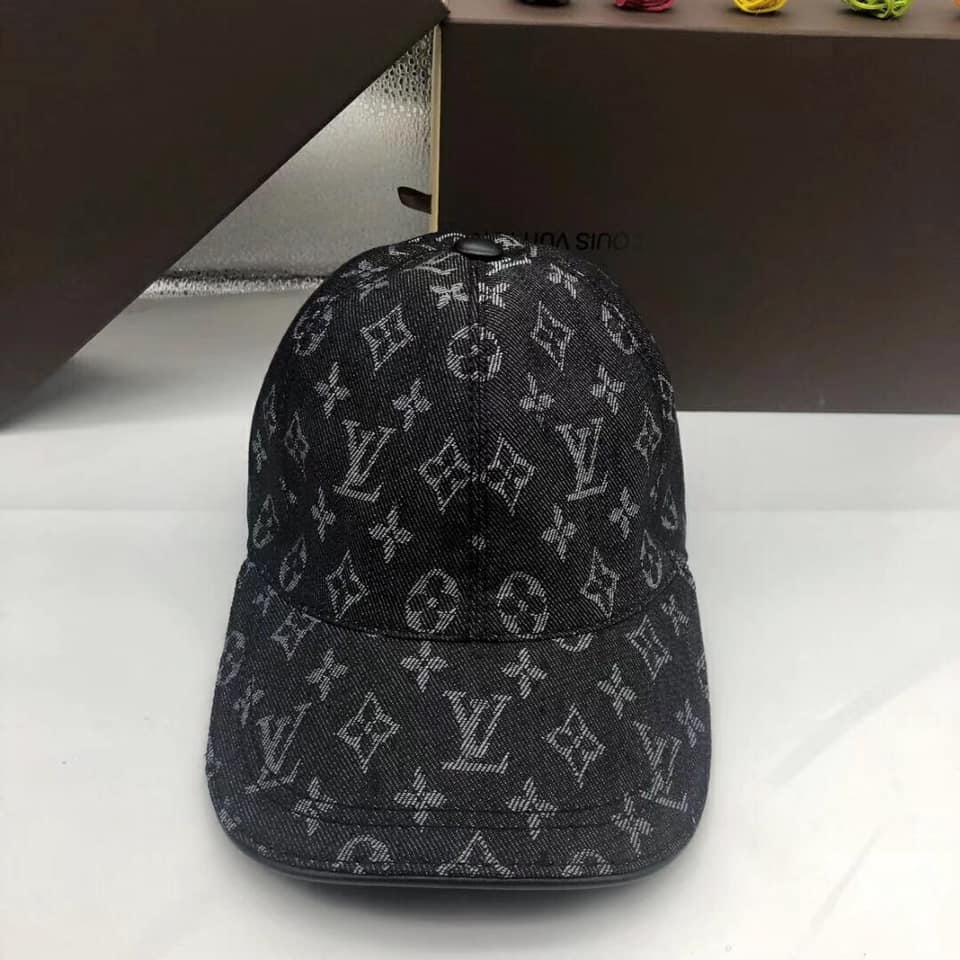 Mũ Louis Vuitton nam siêu cấp họa tiết hoa đen MNLV02