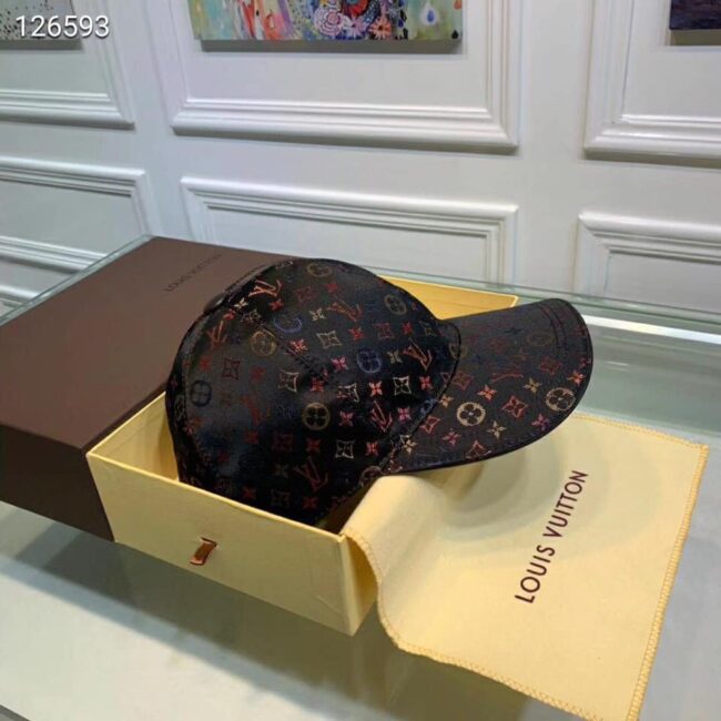 Mũ Louis Vuitton nam siêu cấp họa tiết logo màu ánh tím MNLV01