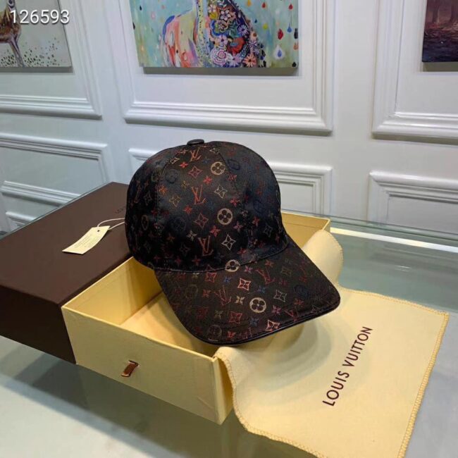 Mũ Louis Vuitton nam siêu cấp họa tiết logo màu ánh tím MNLV01