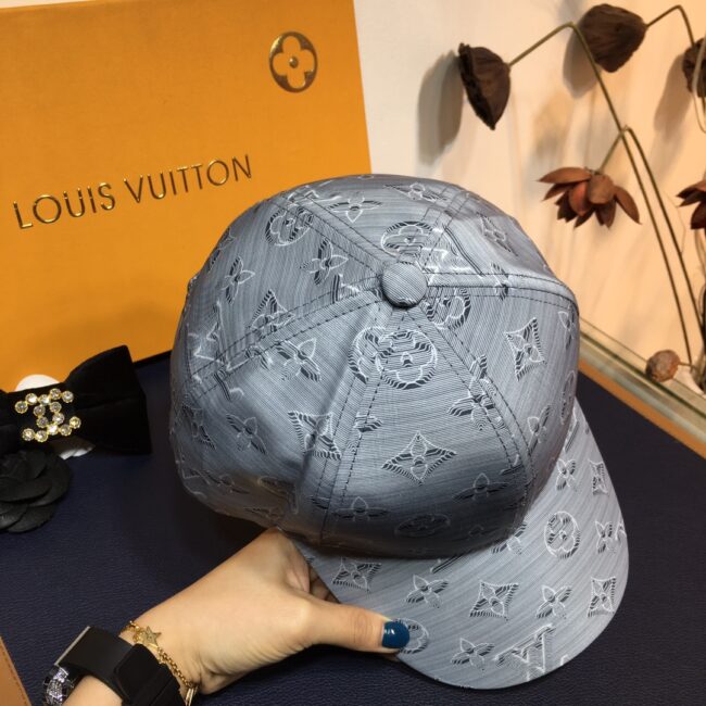 Mũ nam Louis Vuitton siêu cấp họa tiết hoa màu ghi xám MNLV06