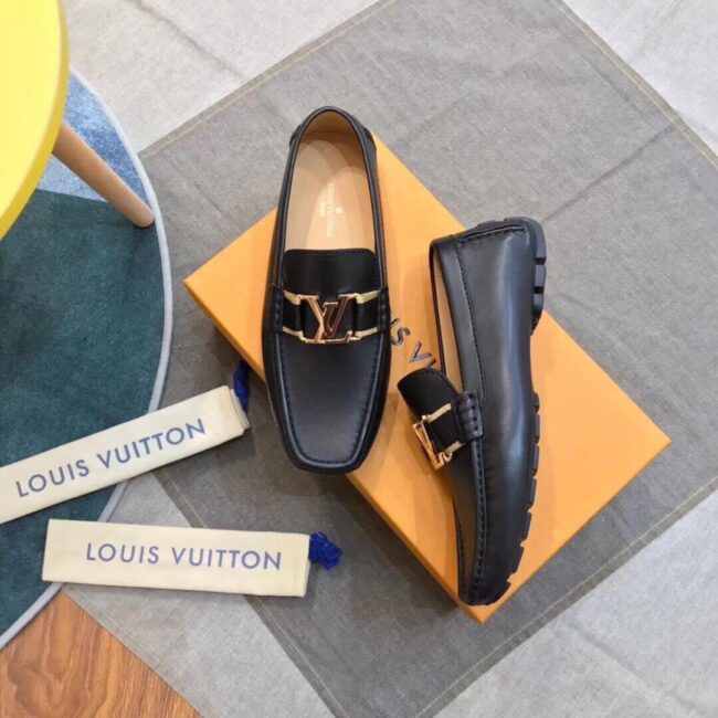 Giày lười Louis Vuitton Like Auth da lỳ mặt khóa vàng màu đen GLLV69