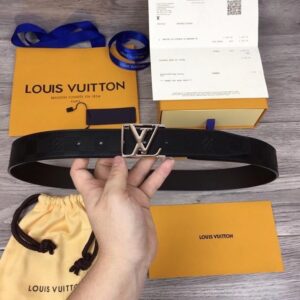 Thắt lưng Louis Vuitton like au hoạ tiết caro dập chìm logo lồng trắng TLLV31