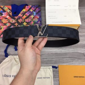 Thắt lưng Louis Vuitton like au hoạ tiết logo mặt khoá xương TLLV24