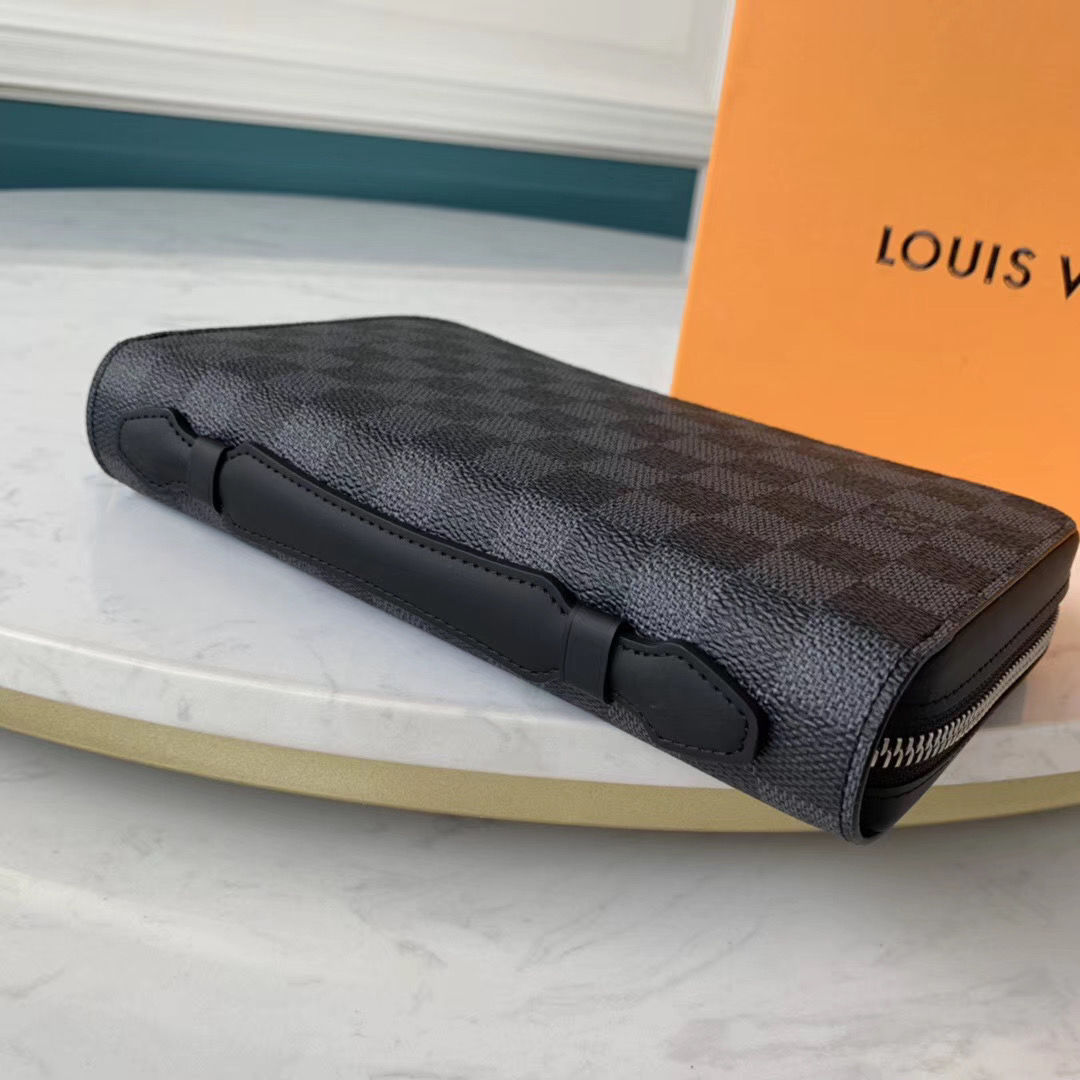Ví nam Louis Vuitton like au cầm tay có quai hoạ tiết caro đen VNLV58