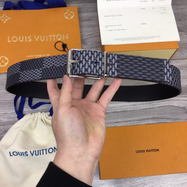 Thắt lưng Louis Vuitton like au hoạ tiết caro mới khoá kim màu trắng TLLV41