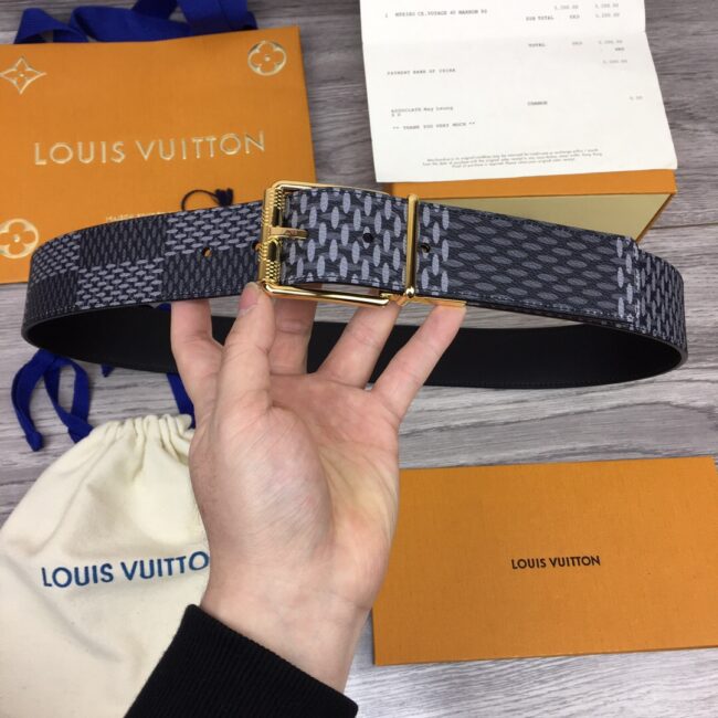 Thắt lưng Louis Vuitton like au hoạ tiết caro mới khoá kim TLLV40