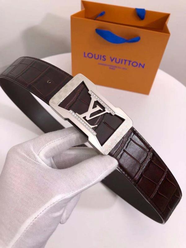 Thắt lưng nam Louis Vuitton siêu cấp hoạ tiết logo lồng đính đá TLLV43