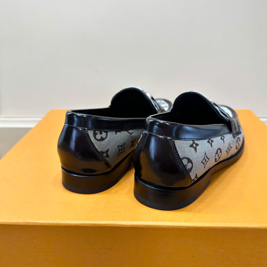 GIAY LUOI LOUIS VUITTON LIKE AU ĐE CAO HOA XAM HOA TIET LOGO TRANG GLLV51 (1)