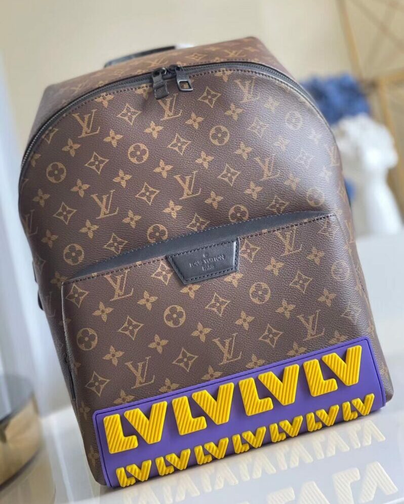 Túi đeo chéo nam Louis Vuitton hoạ tiết hoa hình hộp TNLV01 siêu cấp like  auth 99% - HOANG NGUYEN STORE™