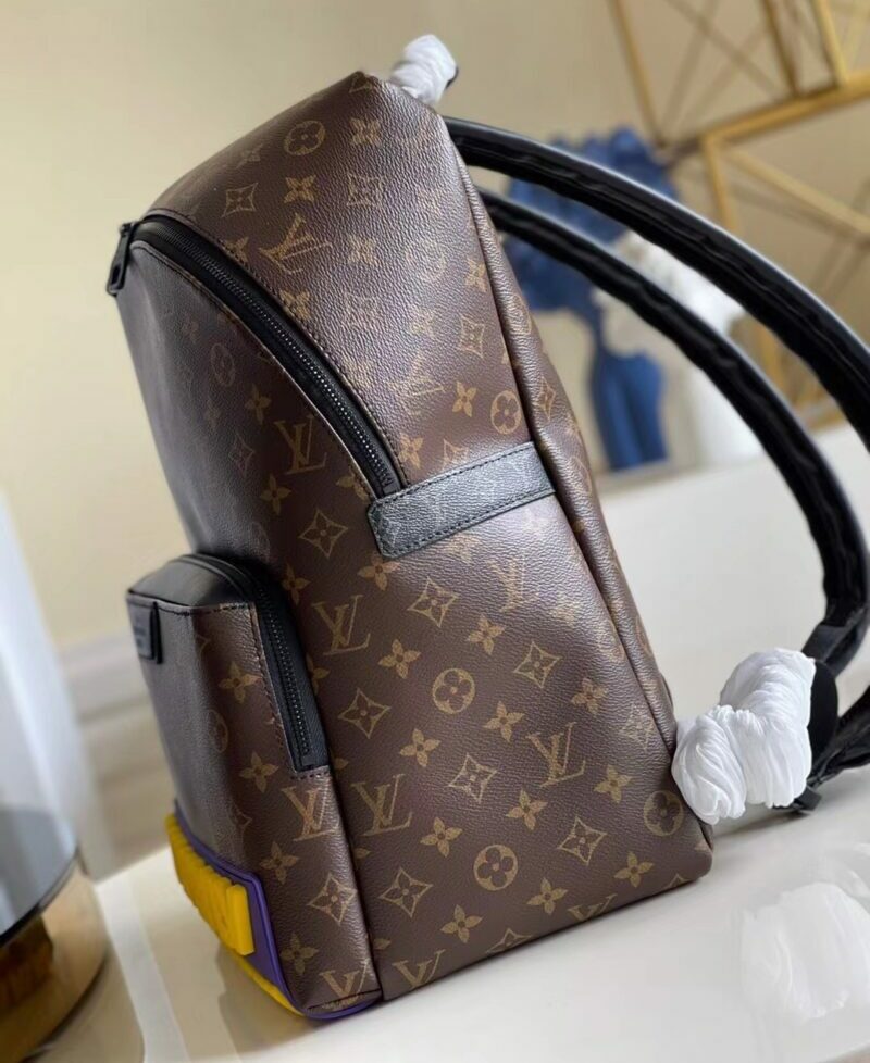 Túi đeo chéo nam Louis Vuitton hoạ tiết hoa hình hộp TNLV01 siêu cấp like  auth 99% - HOANG NGUYEN STORE™