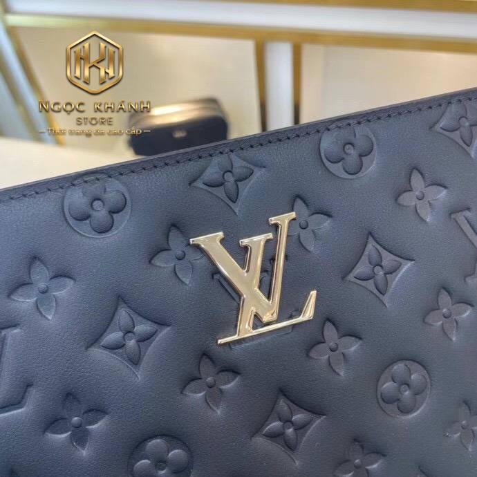 Áo Khoác Louis Vuitton hoạ tiết hoa trắng ANLV03 siêu cấp like auth 99% -  HOANG NGUYEN STORE™