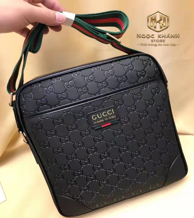 Túi đeo chéo nam Gucci màu đen logo dập chìm quai xanh TNGC43 siêu cấp like  auth 99% - HOANG NGUYEN STORE™