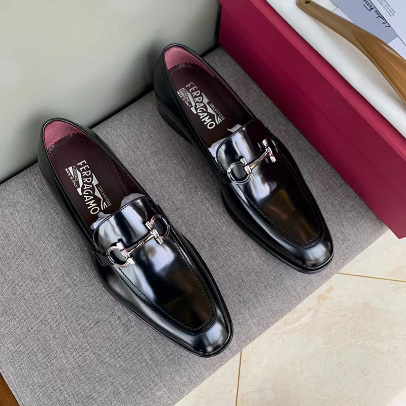 Giày lười Salvatore Ferragamo nam màu đen da bóng họa tiết khóa trắng  GLSF55 siêu cấp like auth 99% - HOANG NGUYEN STORE™