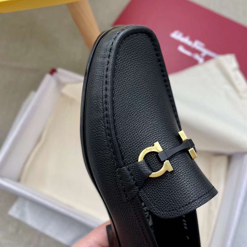 Giày lười Salvatore Ferragamo nam màu đen da taiga khóa vàng likeauth  GLSF17 siêu cấp like auth 99% - HOANG NGUYEN STORE™