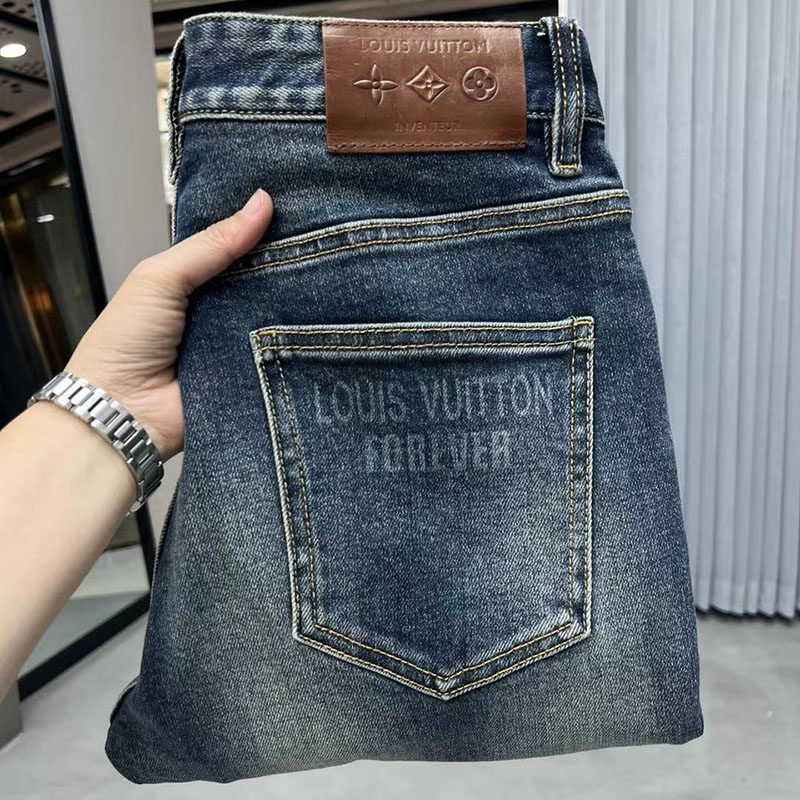 Quần bò Louis Vuitton màu xanh nhạt họa tiết túi chữ QBLV5102 siêu